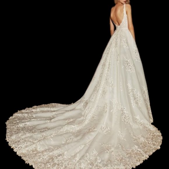 Dress - Picture 2 of 11